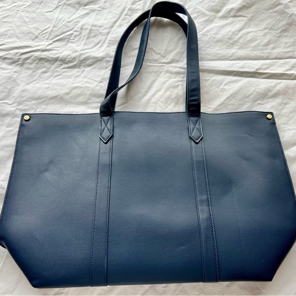 Thirty-One Signature tote in Navy - Picture 1 of 4